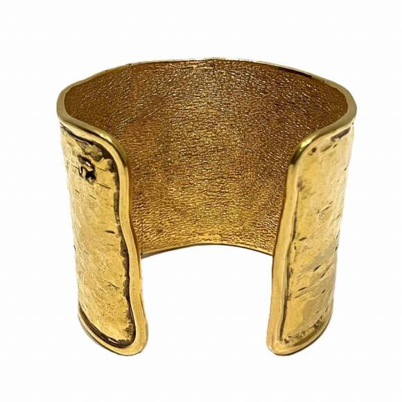 CHANEL Gold Bracelet - Picture 5 of 9